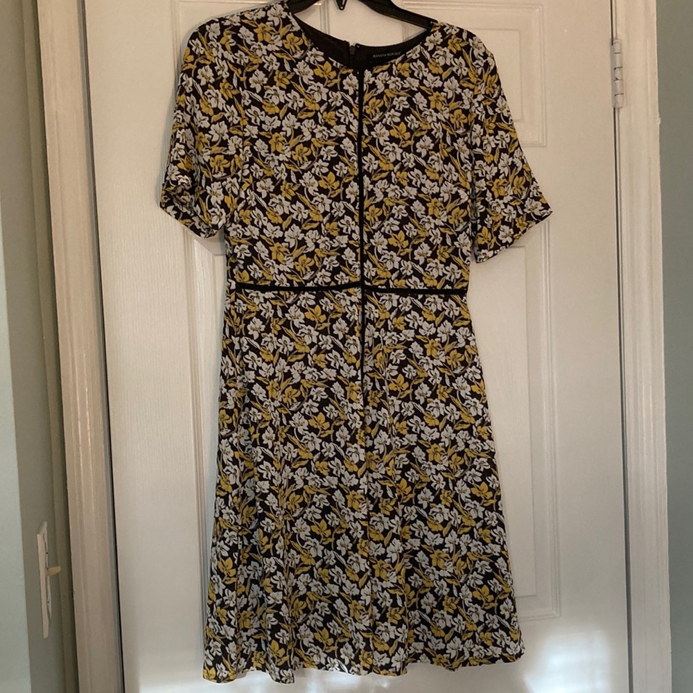 ✨4 for $10!  Banana Republic Floral Dress